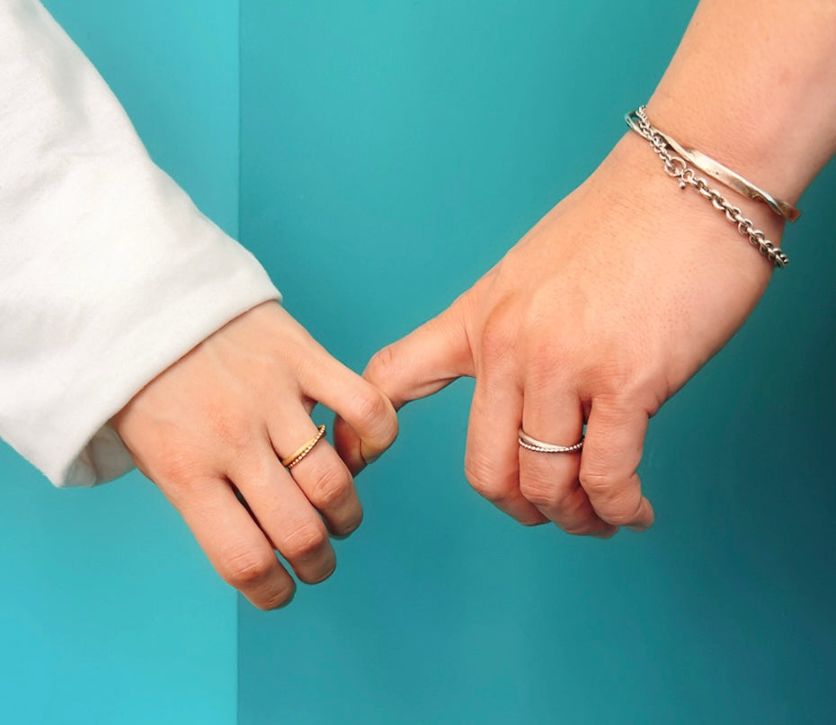 crossing marriage ring / Pt900