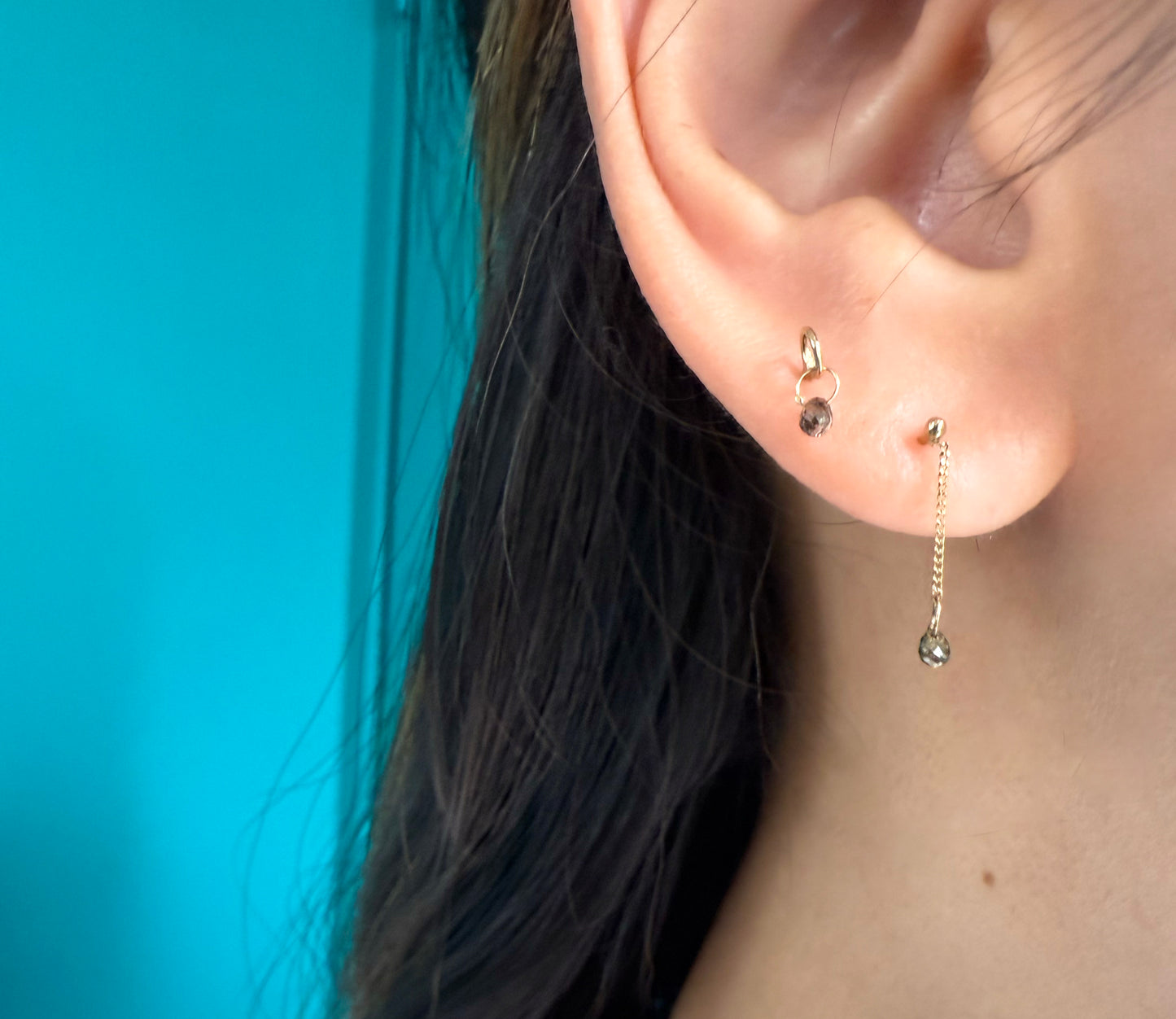 tiny diamond chain pierced earring (brown diamond) / K18 (両耳)