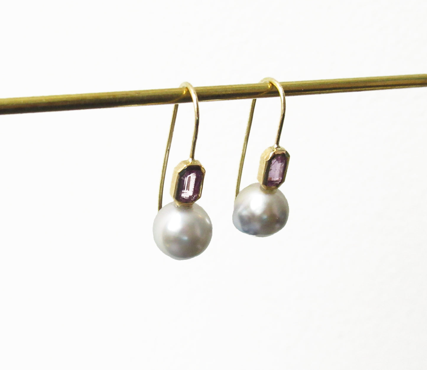 kerama pearl × pink sapphire hook earring / K18 (両耳)