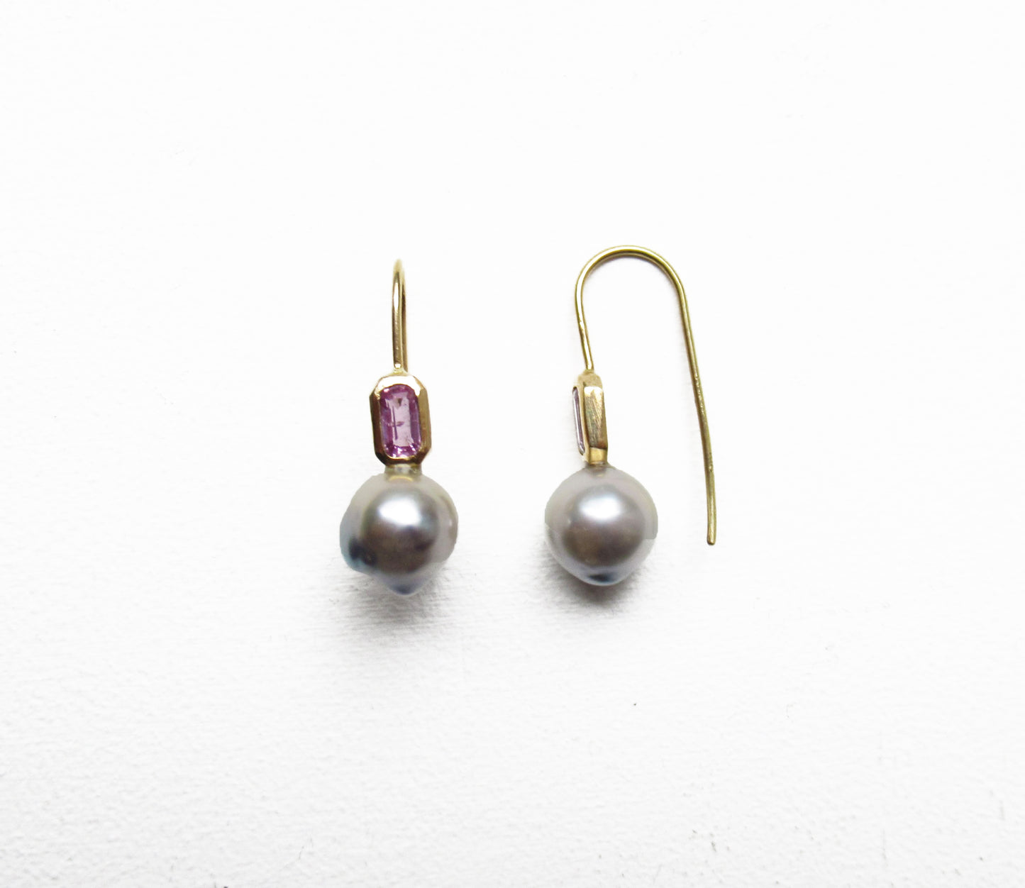 kerama pearl × pink sapphire hook earring / K18 (両耳)