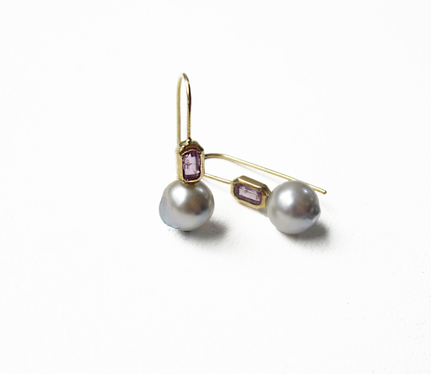 kerama pearl × pink sapphire hook earring / K18 (両耳)