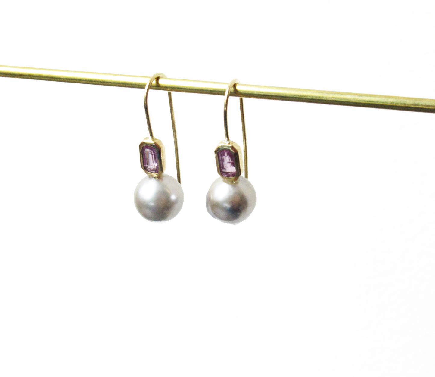 kerama pearl × pink sapphire hook earring / K18 (両耳)