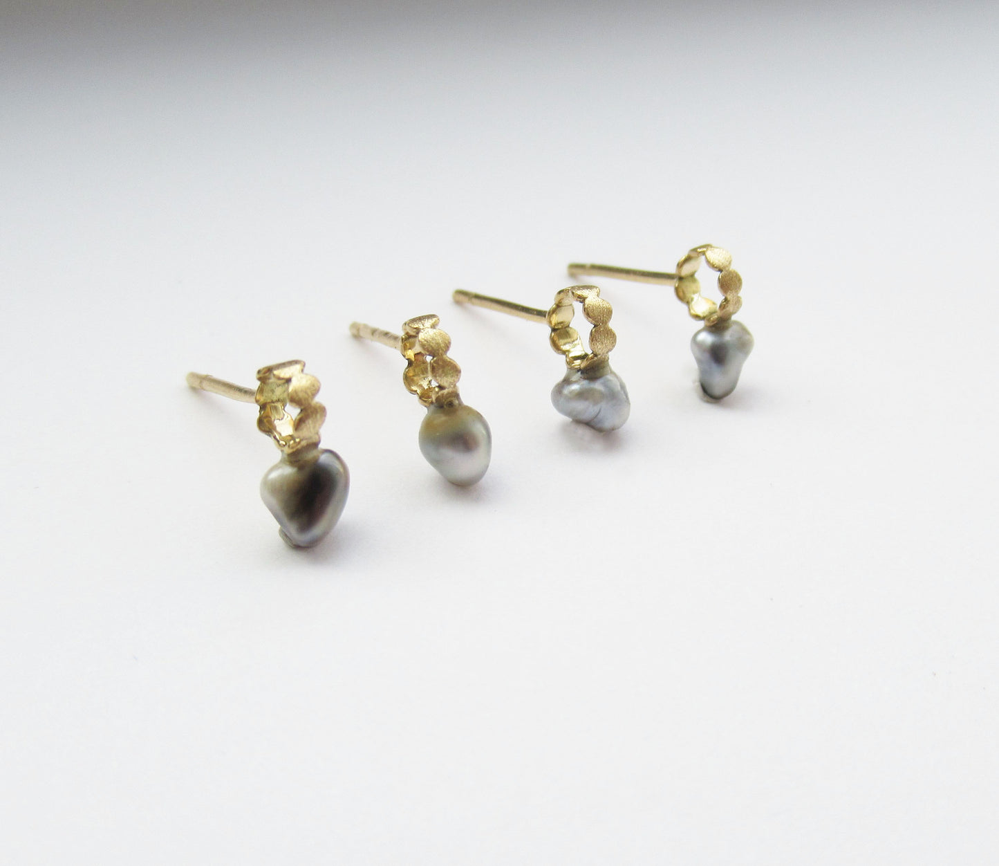 kerama keshi pearl pierced earring / K18 (片耳)