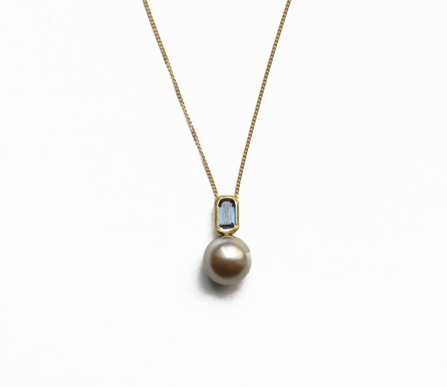kerama pearl × blue sapphire necklace / K18 (50cm)