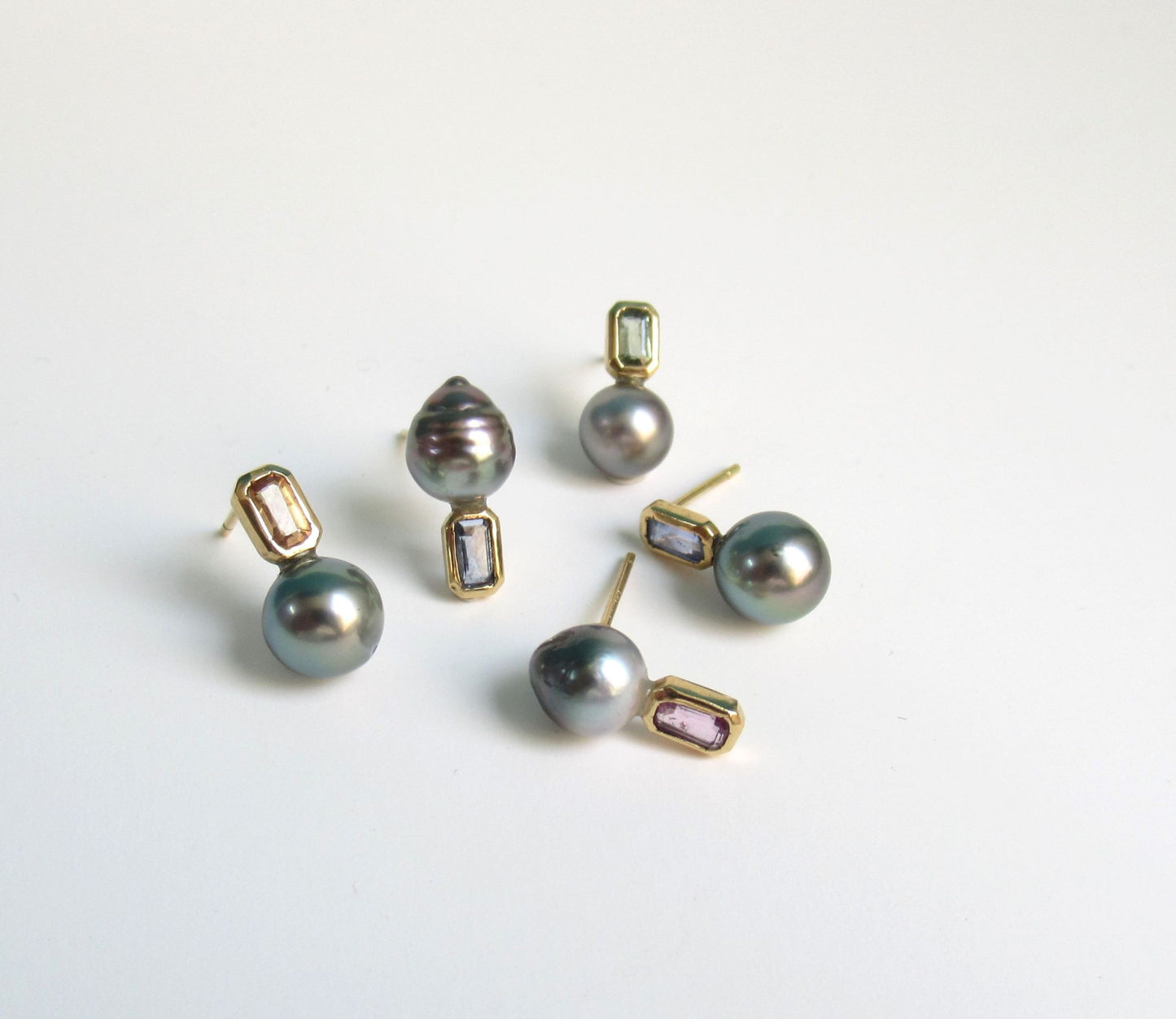 kerama pearl × green sapphire pierced earring 1 / K18 (片耳)