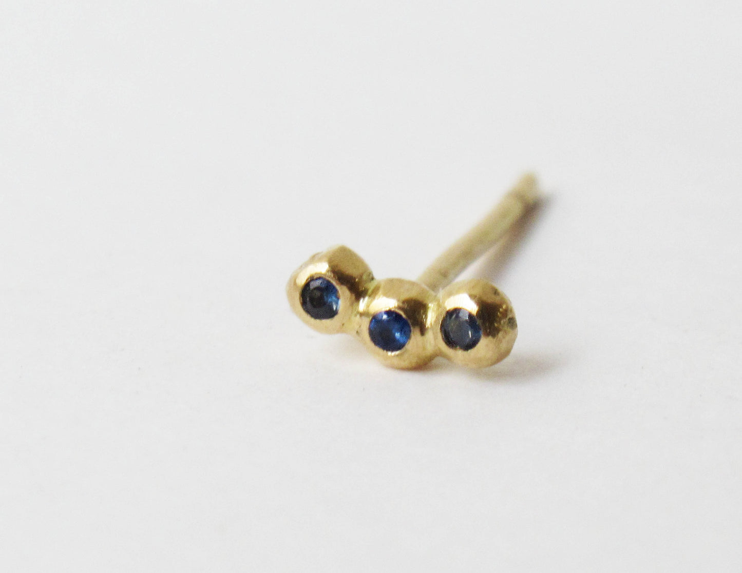 tsubutsubu sapphire pierced earring / K18,Sapphire (片耳)