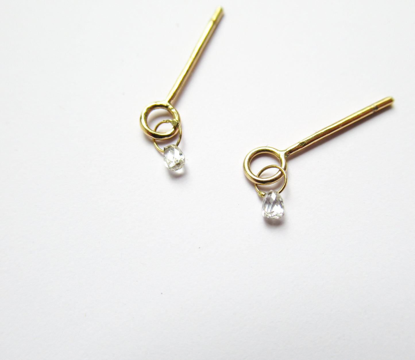 tiny diamond pierced earring (white diamond) / K18 (両耳)