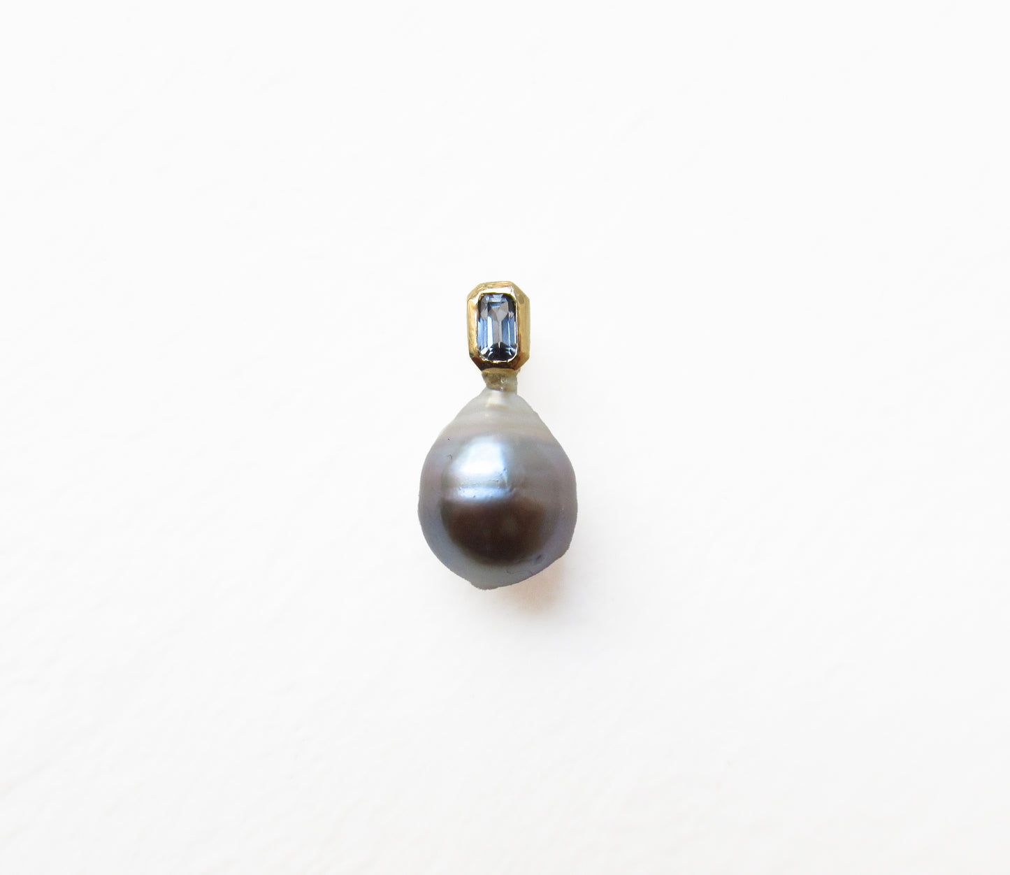 kerama perarl × blue sapphire charm / K18