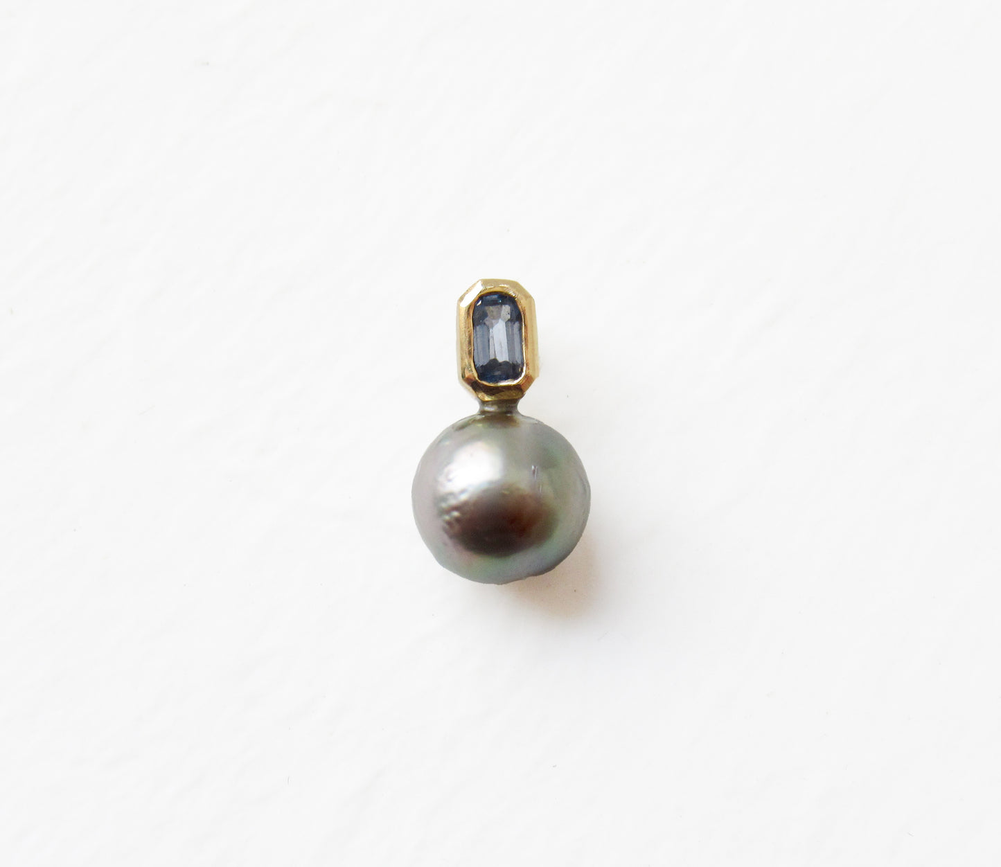 kerama perarl × blue sapphire charm / K18