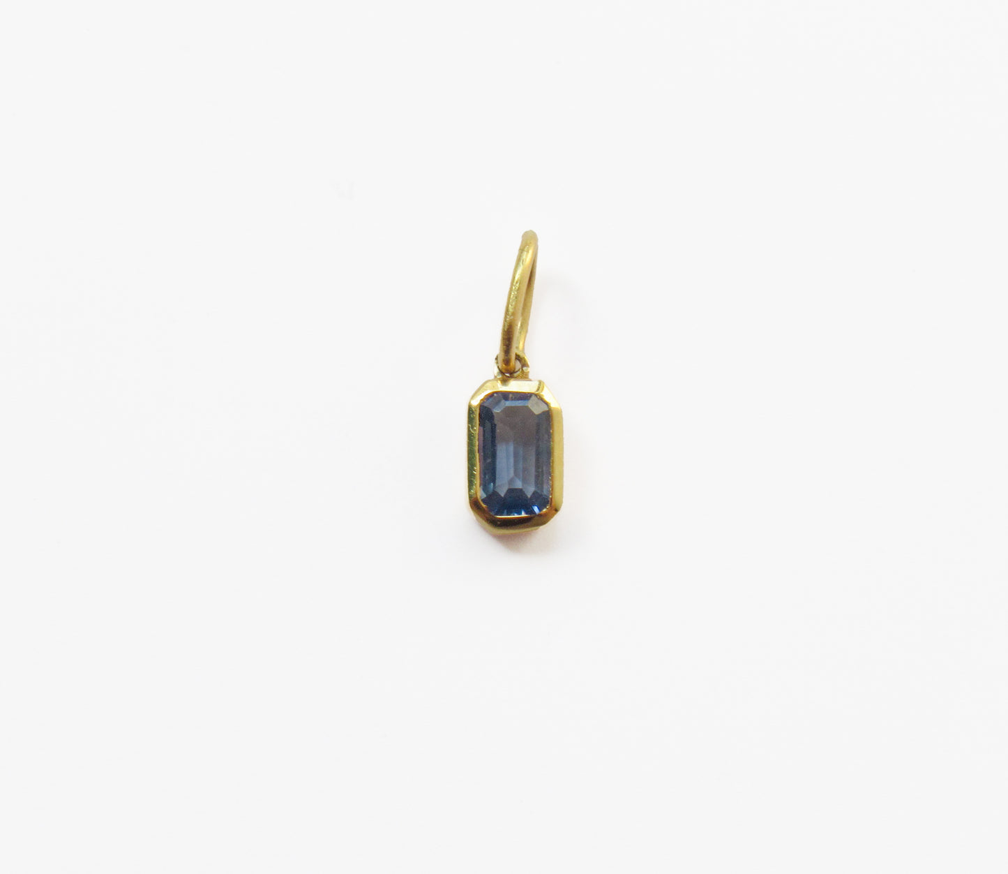 blue sapphire charm / K18