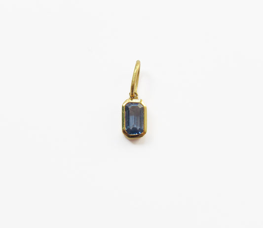 blue sapphire charm / K18