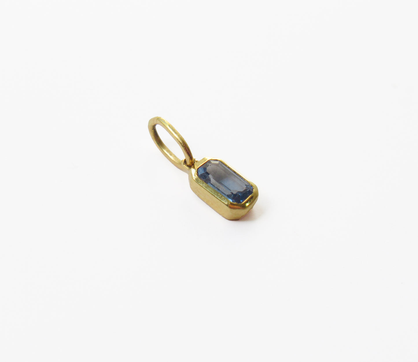 blue sapphire charm / K18