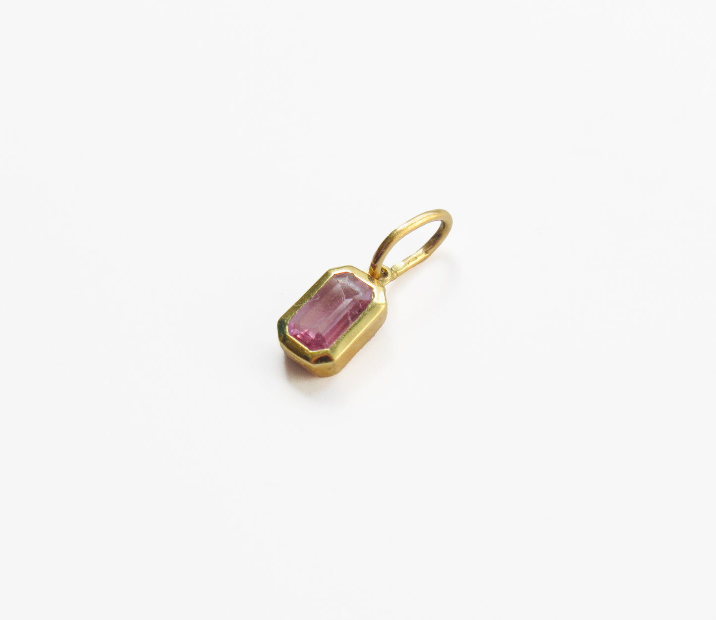 pink sapphire charm / K18