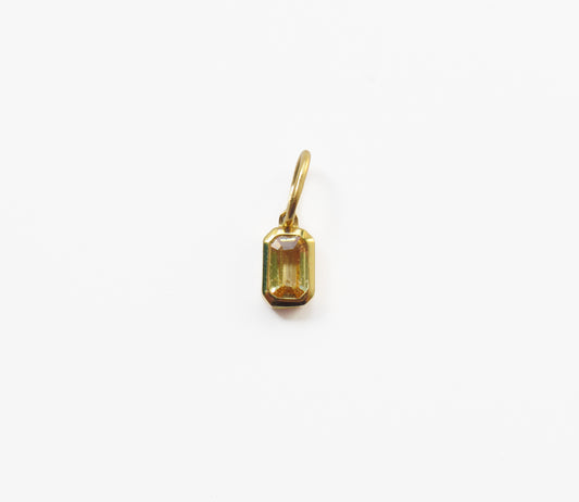 yellow sapphire charm / K18