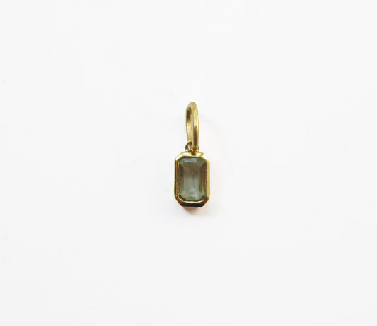 green sapphire charm  / K18