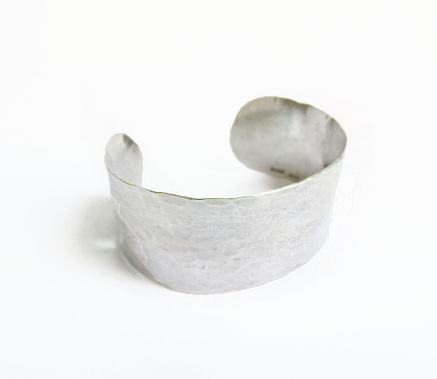 wide silver bangle / Silver