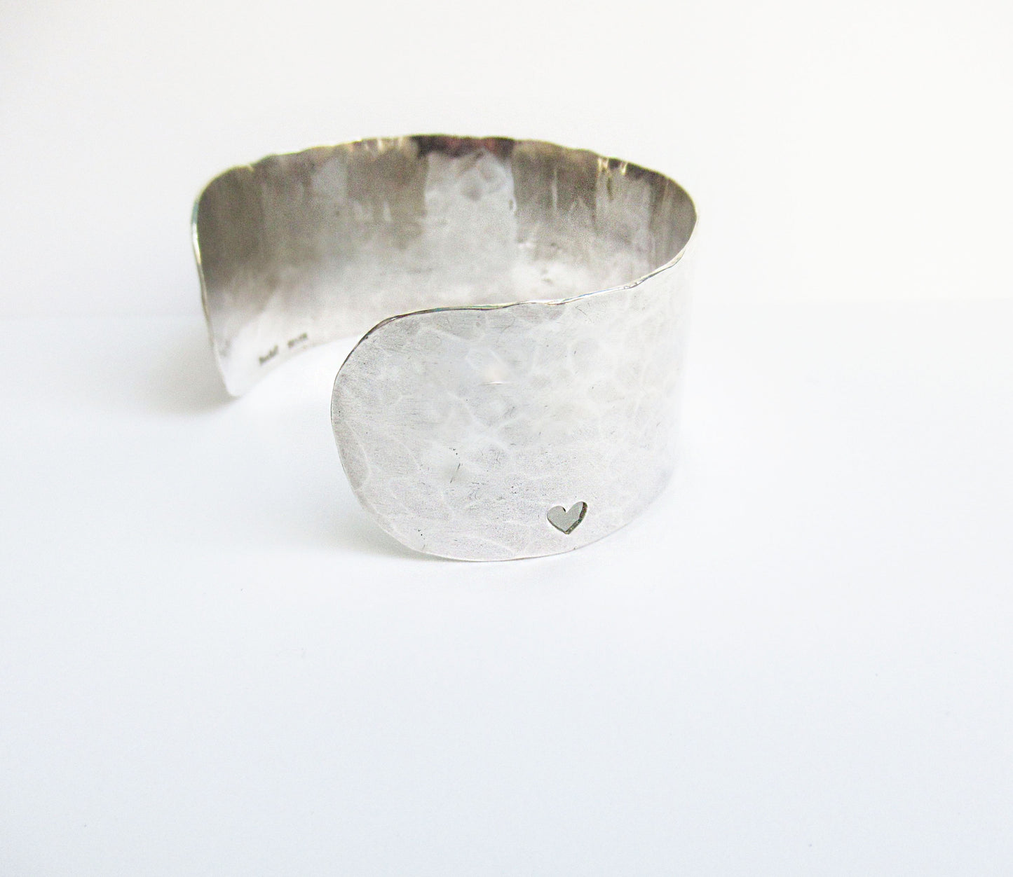 wide silver bangle / Silver