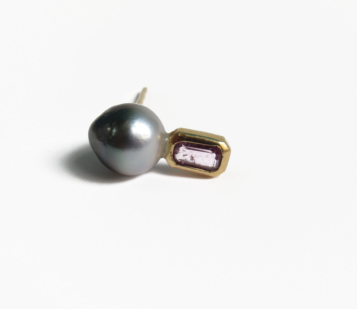 kerama pearl × pink sapphire earring / K18 (片耳)