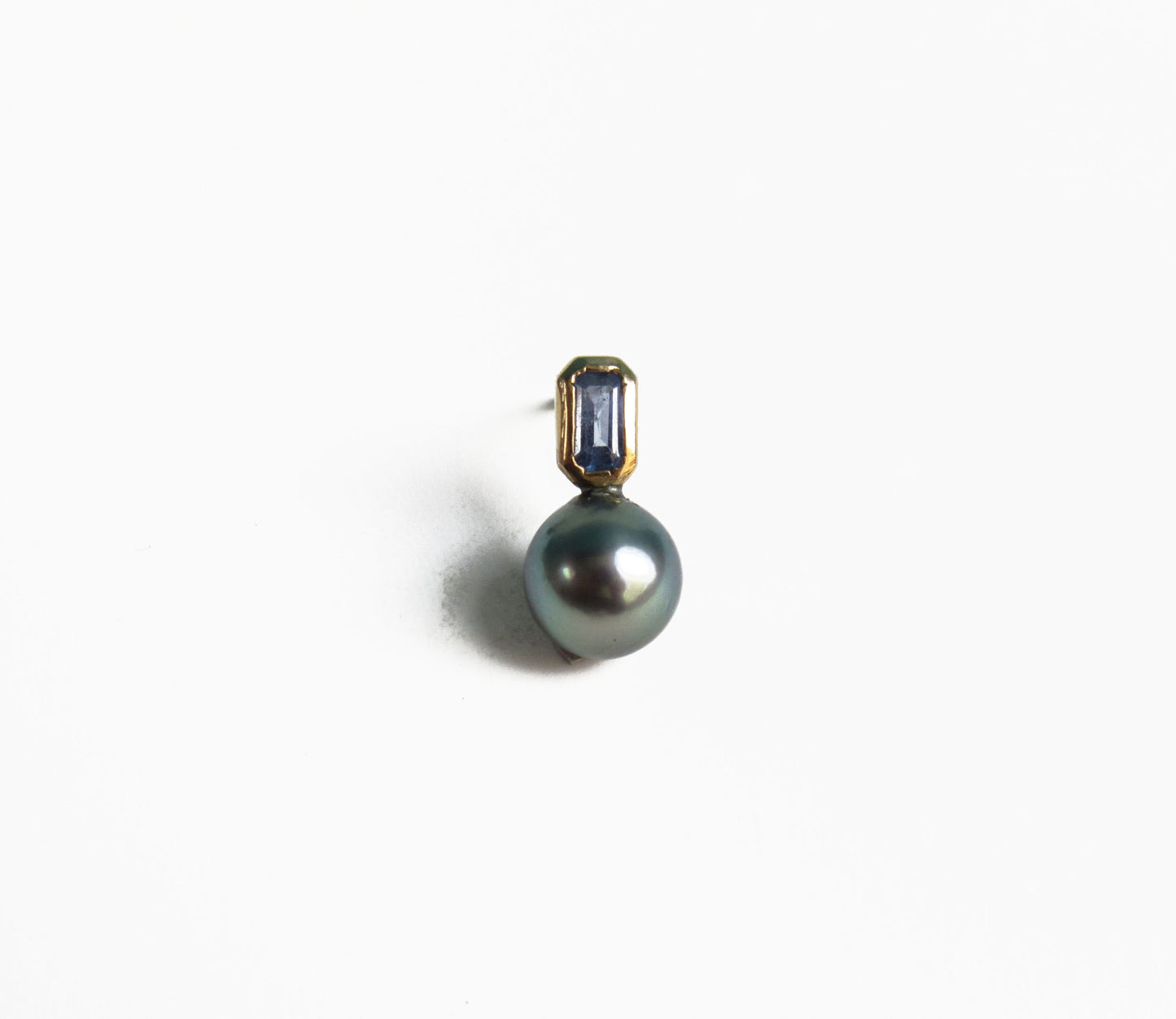 kerama pearl × blue sapphire earring 1 / K18 (片耳)