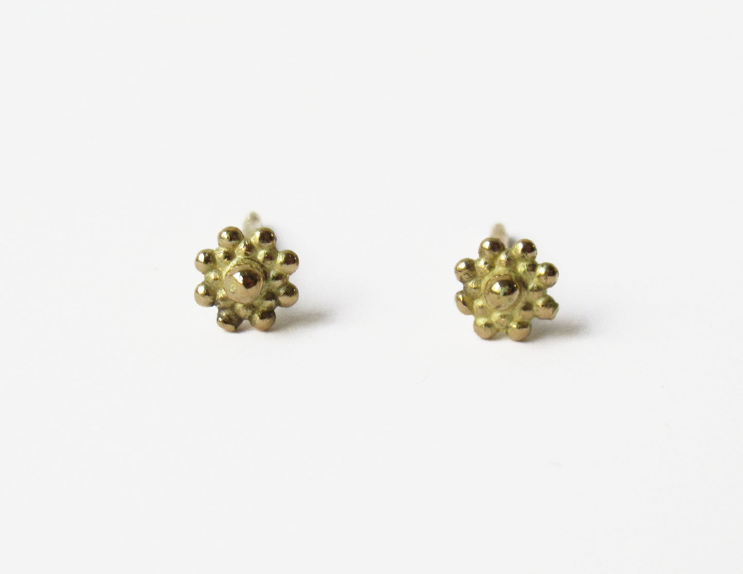 tsubutsubu flower earring 2 / K18 (片耳)
