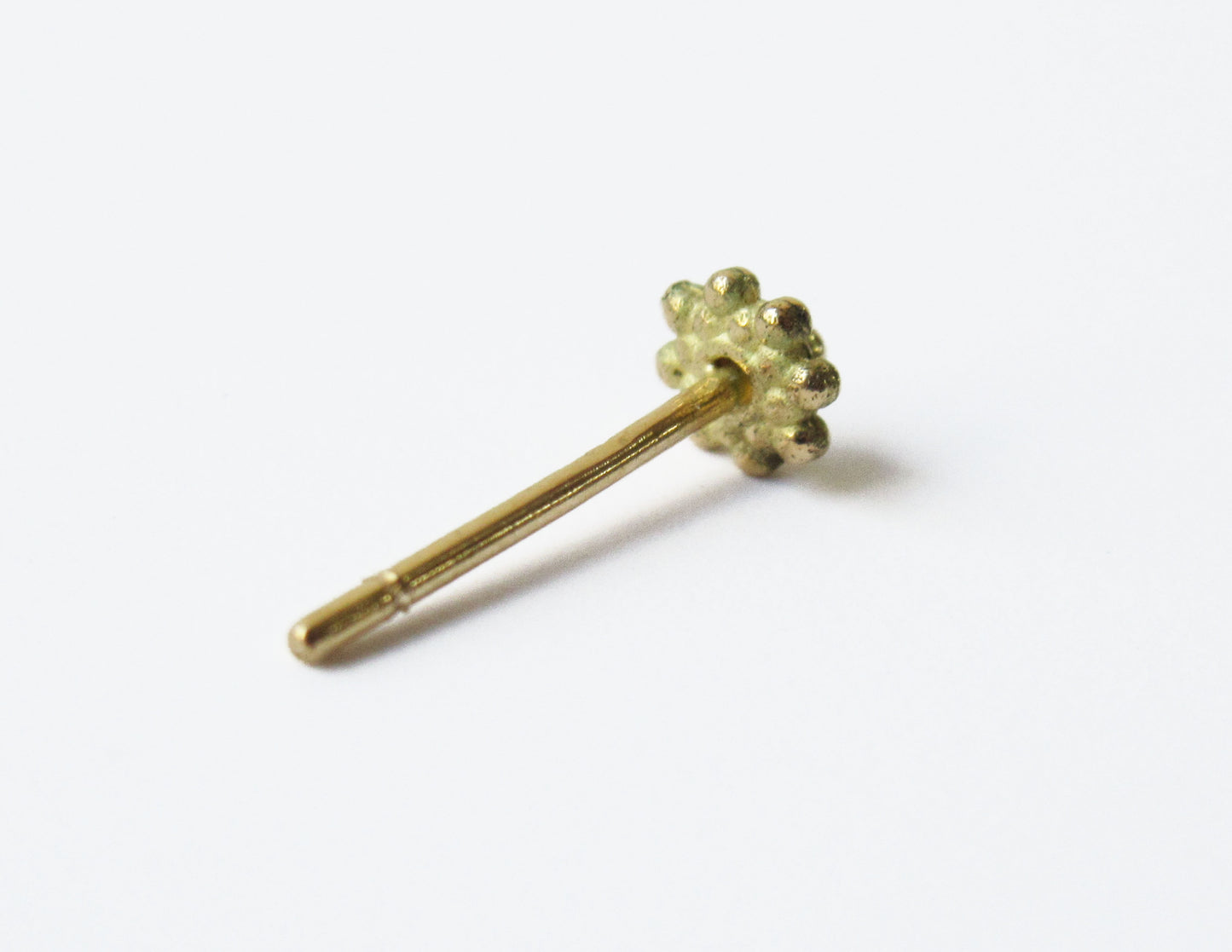 tsubutsubu flower earring 2 / K18 (片耳)