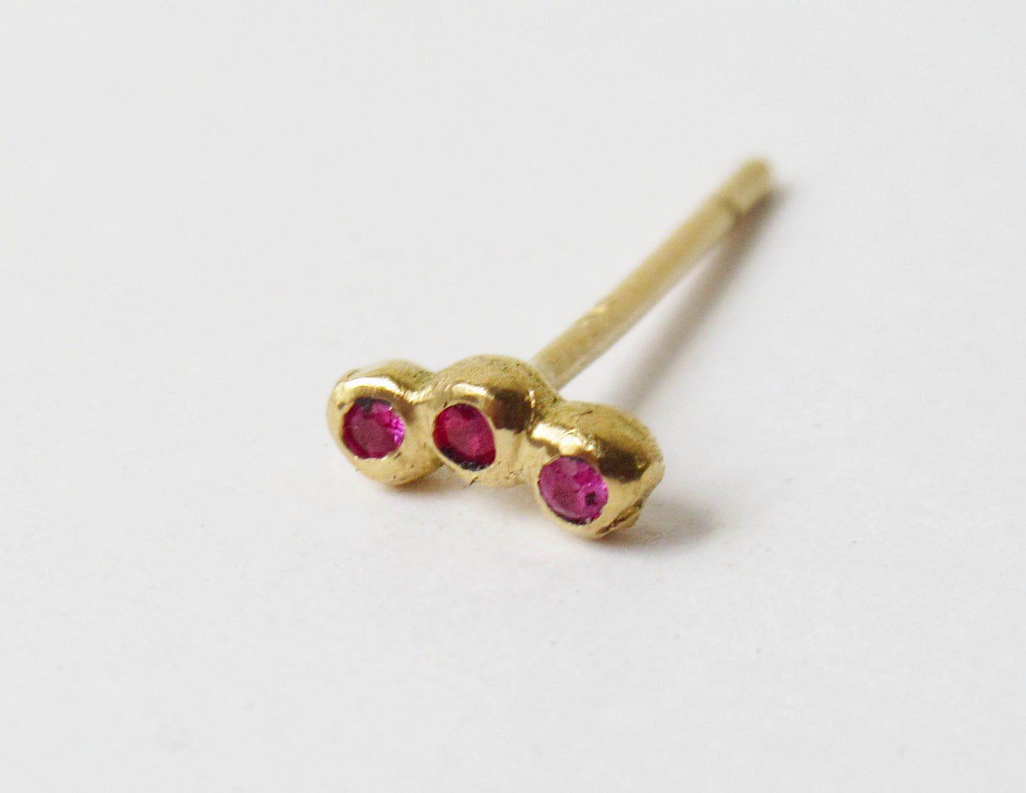 tsubutsubu ruby earring / K18,Ruby (片耳)